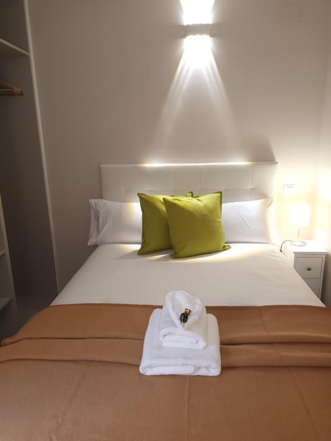 La Casona Del Eboni Apartman Alcalá de Henares Szoba fotó